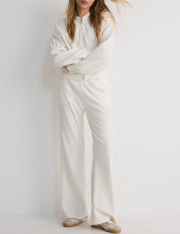 
						Pantaloni Reserved, crem