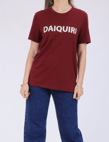Tricou Only, visiniu