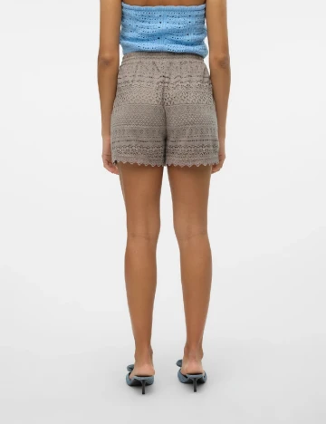 Pantaloni scurti Vero Moda, gri