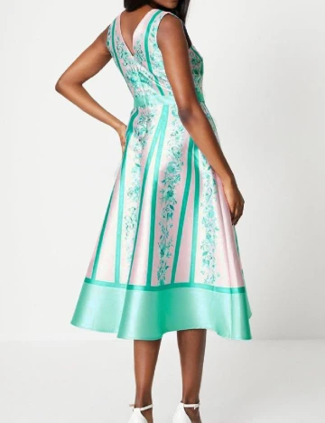 Rochie medie Coast, roz