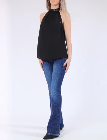 Maiou Jacqueline de Yong, negru