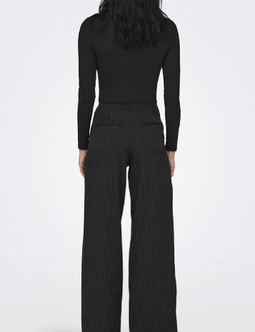 Body Only, negru