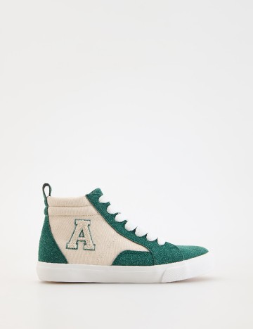 
						Tenisi Reserved, verde