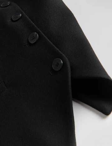 Vesta Reserved, negru