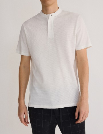 
						Tricou Reserved, alb