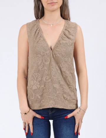
						Maiou Vero Moda, maro