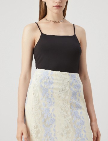
						Maiou Pieces, negru