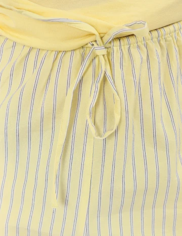 Pantaloni scurti Vero Moda, galben
