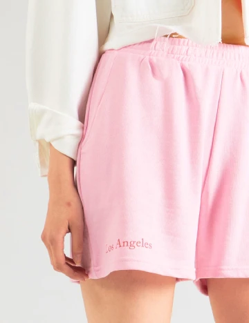 Pantaloni scurti Pieces, roz