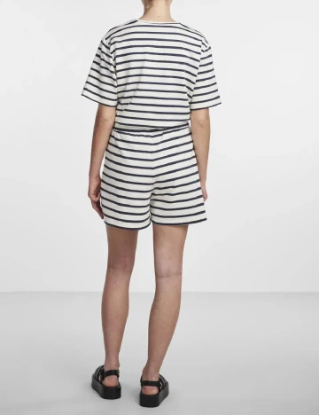 Pantaloni scurti Pieces, ecru