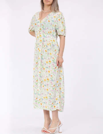 Rochie medie Pieces, floral print Floral print