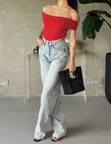 
						Top Pieces, rosu