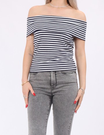 
						Top Pieces, albastru/alb