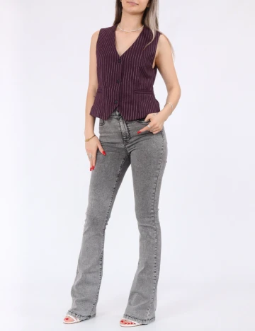 Vesta Vero Moda, mov