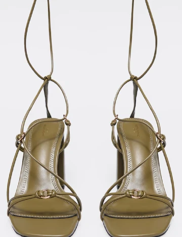 Sandale PRETTYLITTLETHING, verde