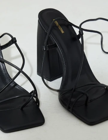 Sandale PRETTYLITTLETHING, negru
