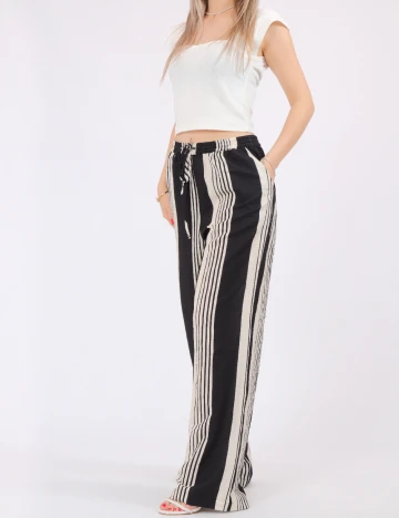 Pantaloni Pieces, bej/negru Negru