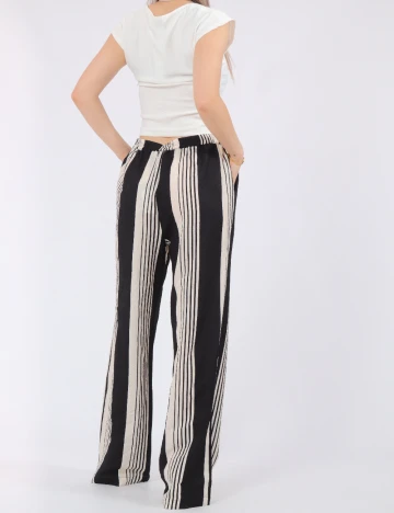 Pantaloni Pieces, bej/negru Negru