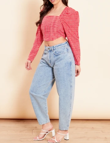 Top Wednesday sgirl, rosu