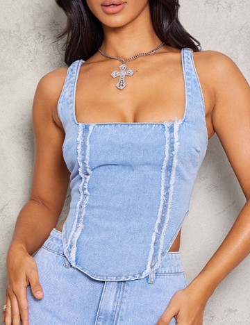 
						Top PRETTYLITTLETHING, albastru