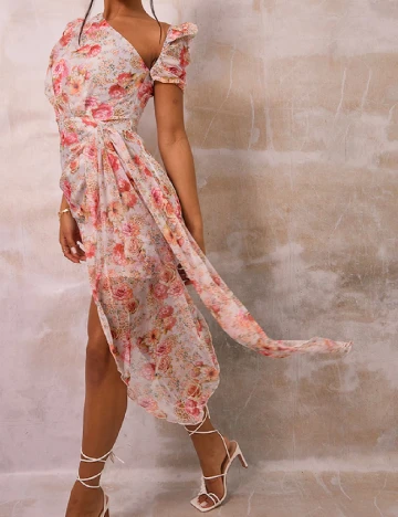 Rochie scurta PRETTYLITTLETHING, floral print Floral print