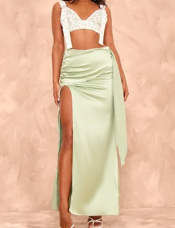 Fusta PRETTYLITTLETHING, verde