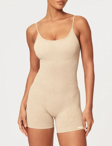 Salopeta PRETTYLITTLETHING, crem
