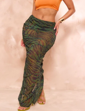 Fusta PRETTYLITTLETHING, verde