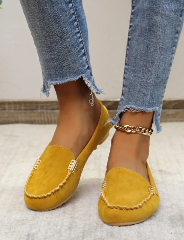 
						Mocasini SHEIN, mustar