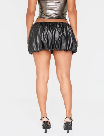 Fusta PRETTYLITTLETHING, negru