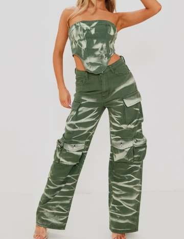 Top PRETTYLITTLETHING, verde