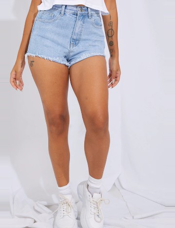 Pantaloni scurti PRETTYLITTLETHING, albastru