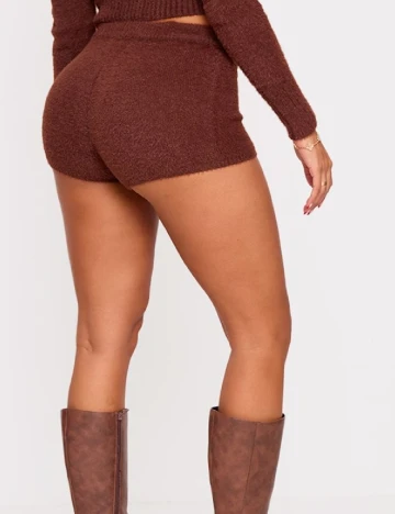 Pantaloni scurti PRETTYLITTLETHING, maro