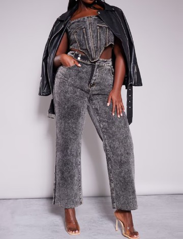 
						Top PRETTYLITTLETHING Plus Size, gri