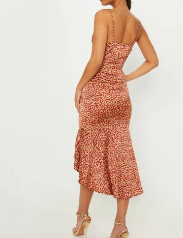 Rochie medie PRETTYLITTLETHING, rosu/crem Rosu