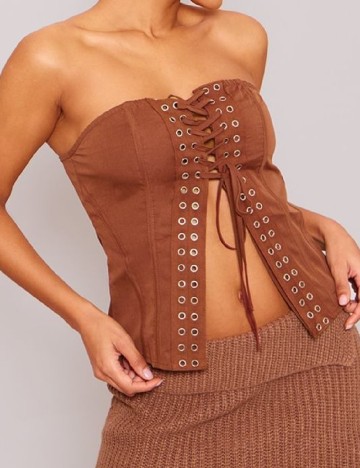 
						Top PRETTYLITTLETHING, maro