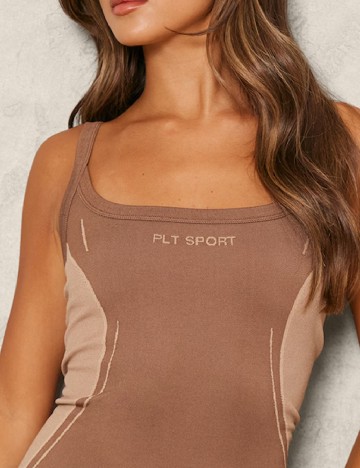 Salopeta PrettyLittleThing, maro