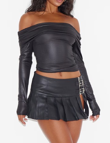 
						Top PRETTYLITTLETHING, negru