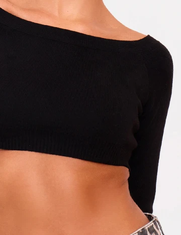 Top PRETTYLITTLETHING, negru