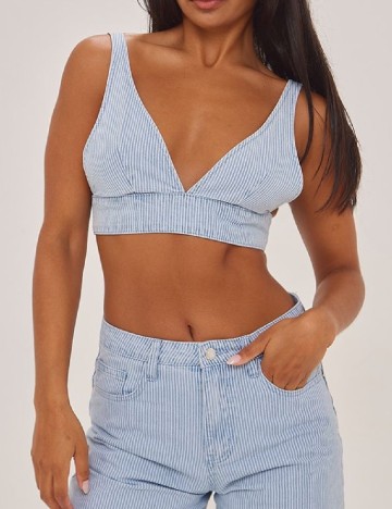 
						Top PRETTYLITTLETHING, albastru
