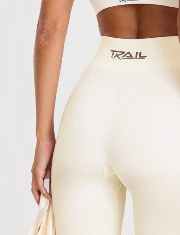 Colanti PrettyLittleThing, ecru Alb