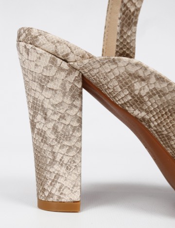 Pantofi SHEIN, bej