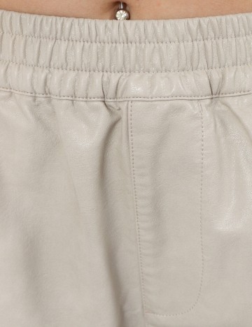 Pantaloni scurti ASOS, crem