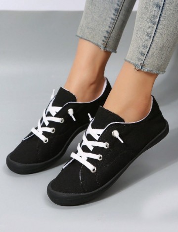 
						Adidasi SHEIN, negru
