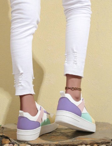 Adidasi SHEIN, mix culori