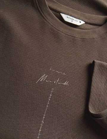 Tricou Reserved, maro
