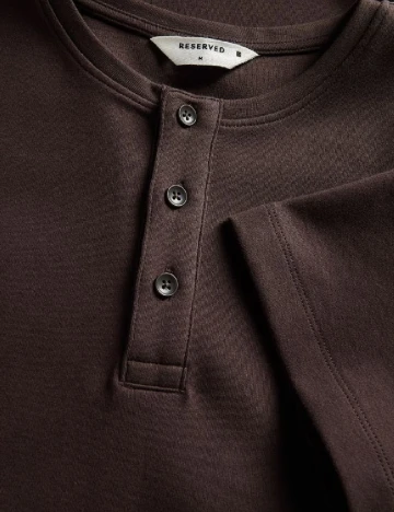 Tricou Reserved, maro