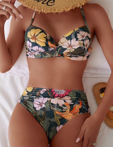 
						Costum de baie SHEIN, verde