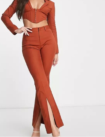
						Pantaloni SIMMI, maro