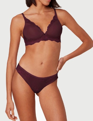 
						Sutien Triumph, pruna